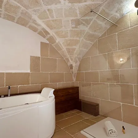 아파트 Talassa - Dimora Di Charme Con Vasca Idromassaggio 타란토