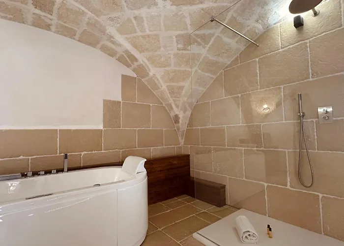 Appartamento Talassa - Dimora Di Charme Con Vasca Idromassaggio Taranto